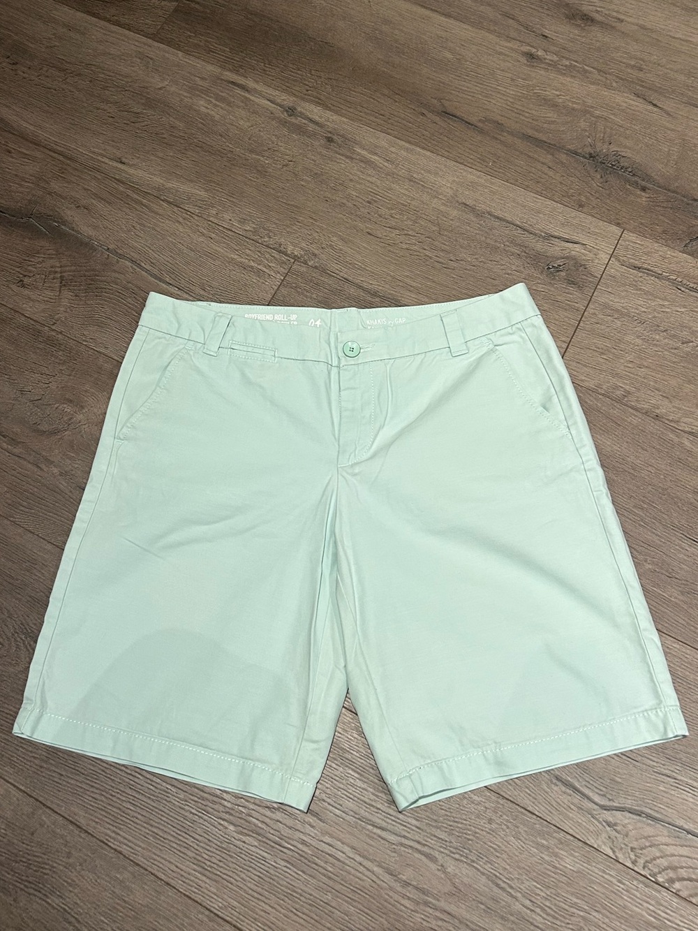 GAP— Women’s Light Mint Boyfriend Roll Up Shorts